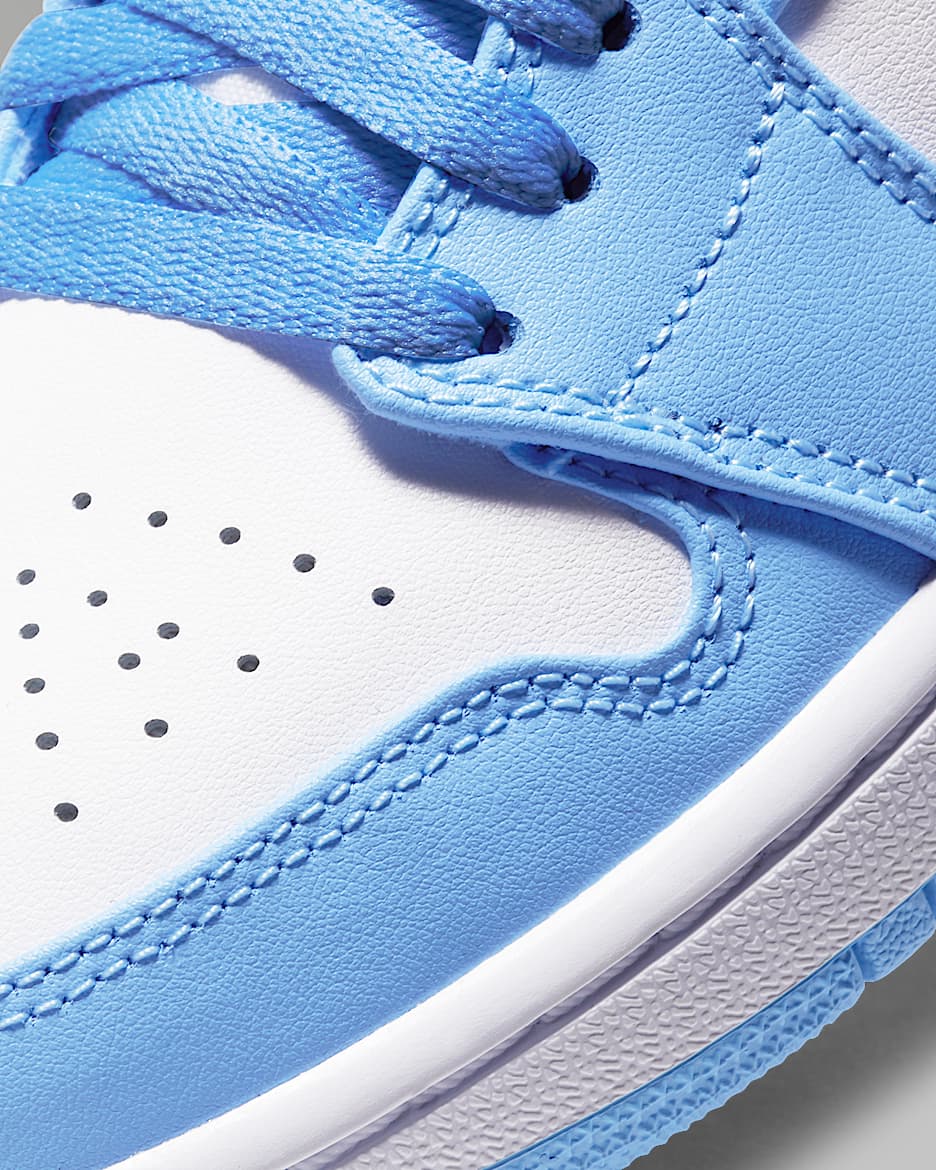 Blue jordan trainers top